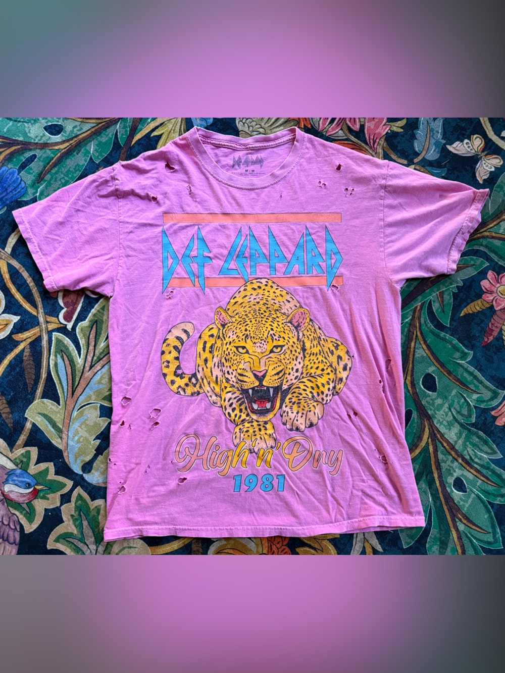 Adult Medium Pink Def Leppard Band Tee